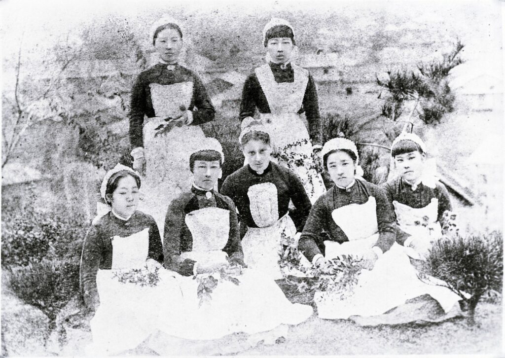 桜井女学校附属看護婦養成所卒業写真