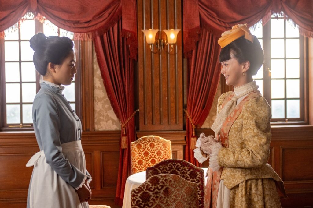 大山捨松と直美（場面写真）