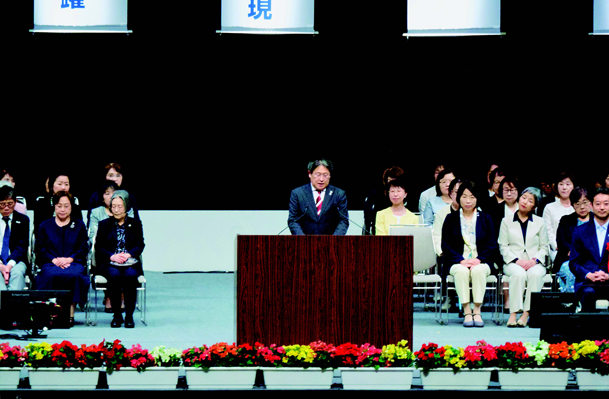 令和8年度日本看護協会通常総会秋山会長のあいさつ場面