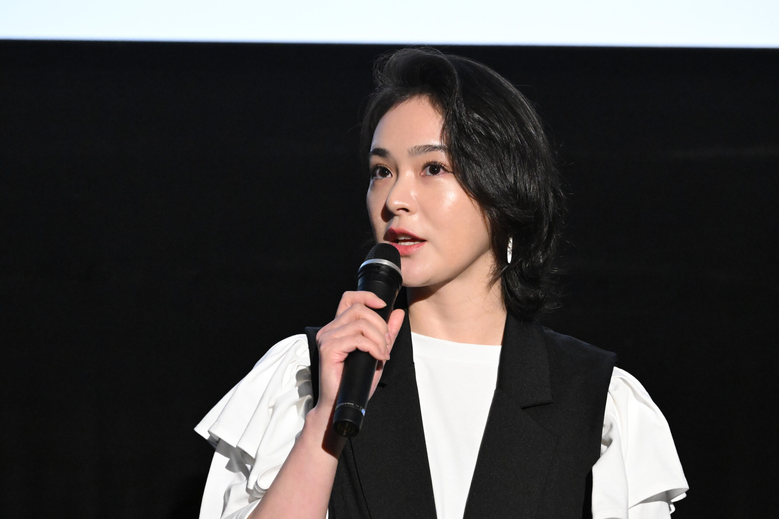 one day of life完成披露イベントに登壇した貫地谷しほりさん